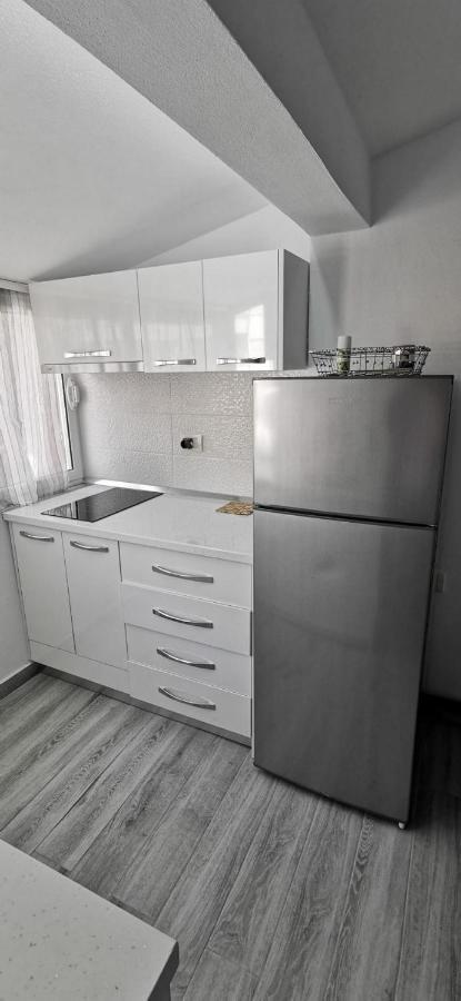 Mimoza Appartament Golem  Bagian luar foto