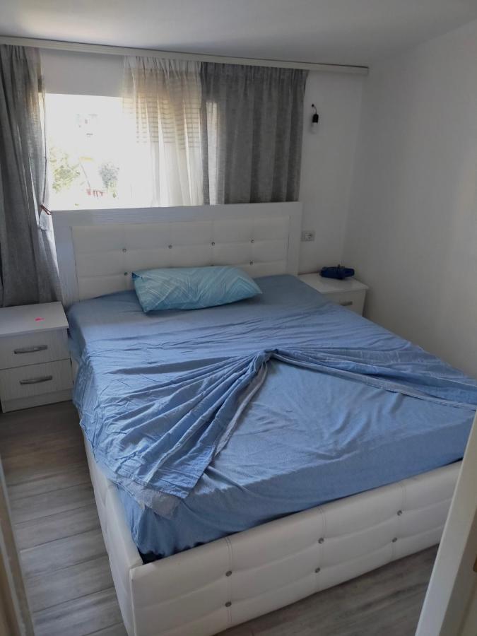 Mimoza Appartament Golem  Bagian luar foto